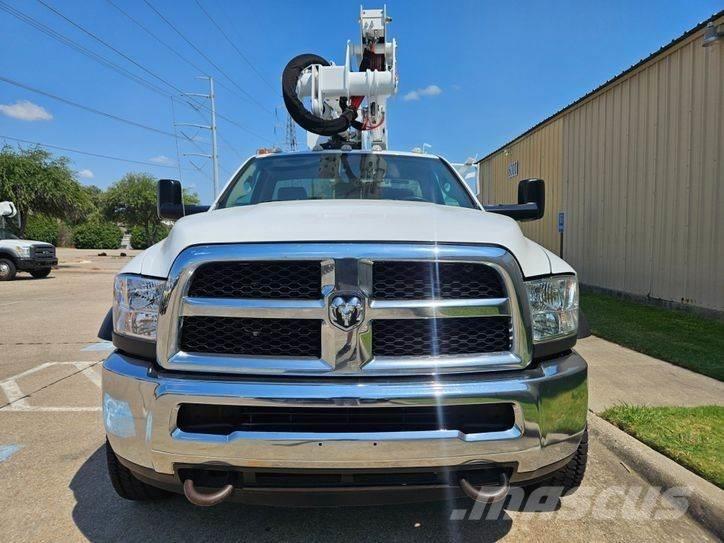 RAM 5500 Plataformas aéreas montadas em camião