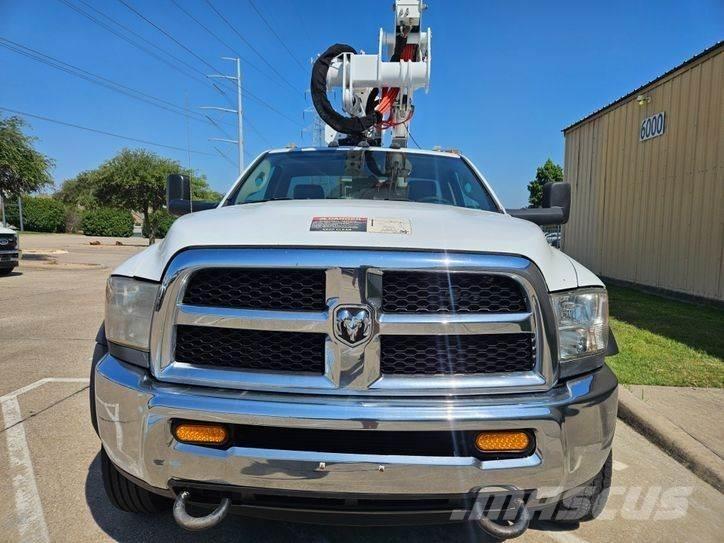 RAM 5500 Plataformas aéreas montadas em camião