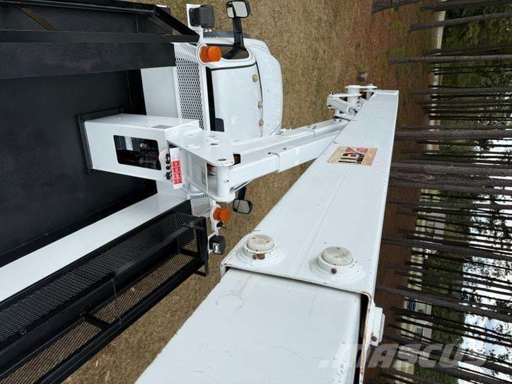 RAM 5500 Plataformas aéreas montadas em camião