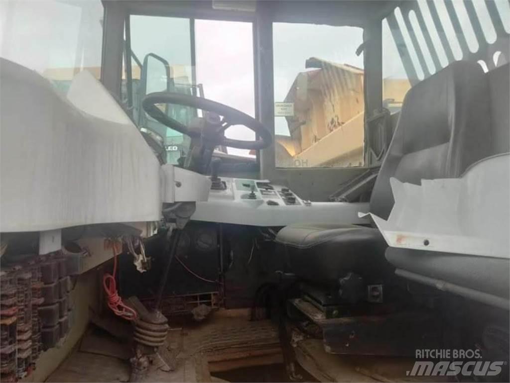 Terex TA30 Carrinhas de caixa fechada