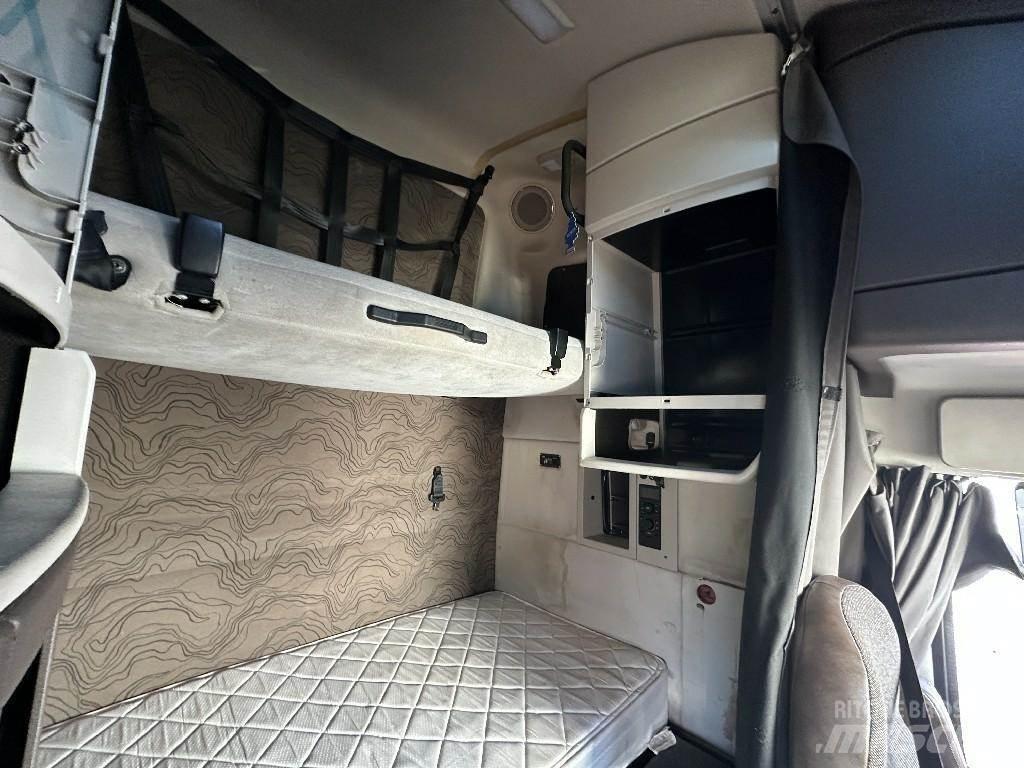 Volvo VNL Transportes - Outros
