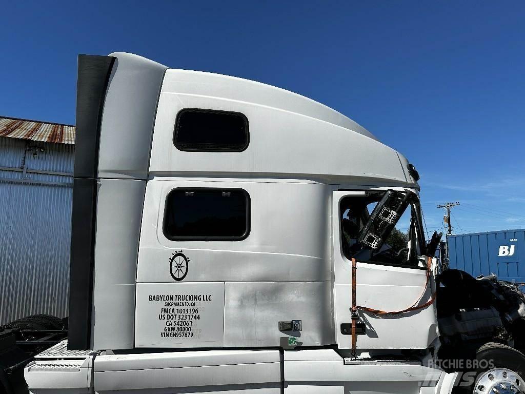 Volvo VNL Transportes - Outros
