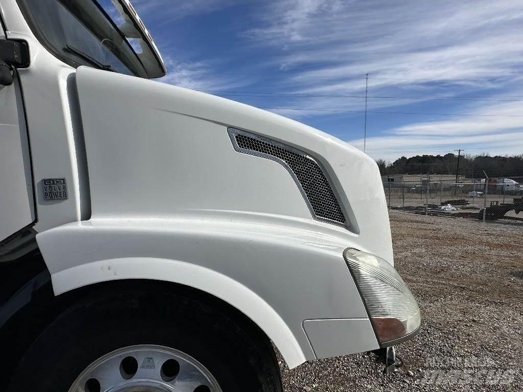 Volvo VNL Transportes - Outros
