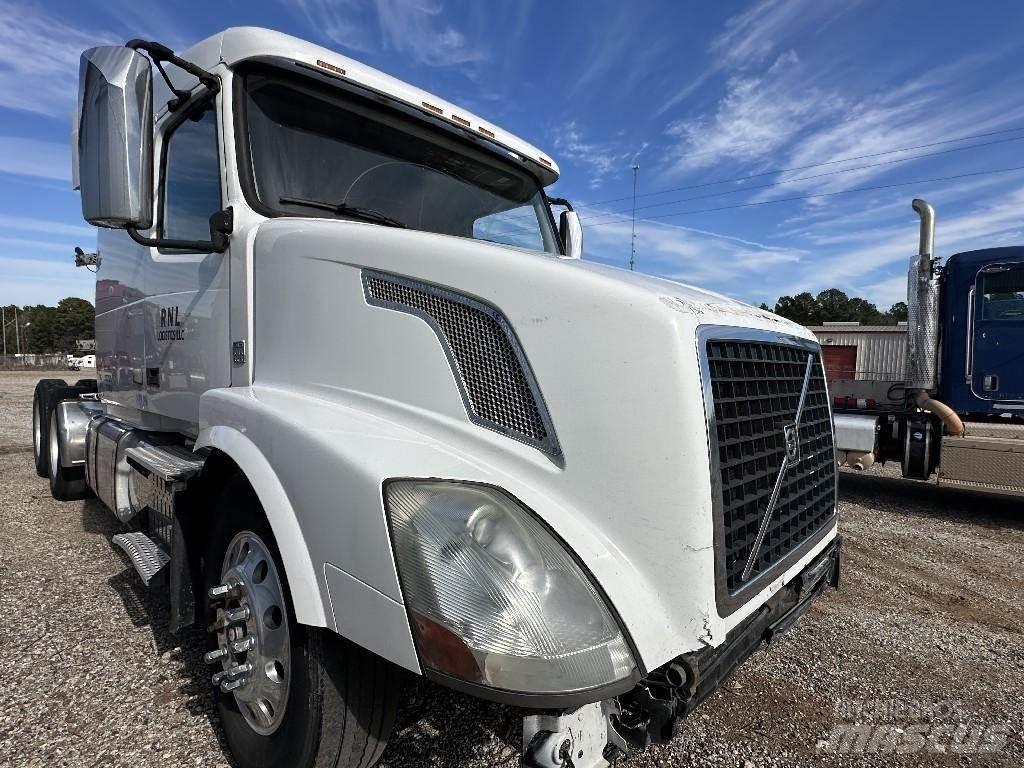Volvo VNL Transportes - Outros

