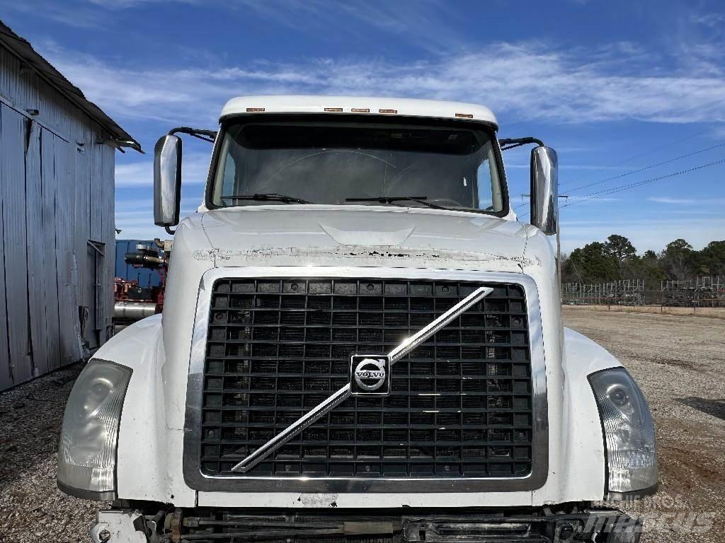 Volvo VNL Transportes - Outros

