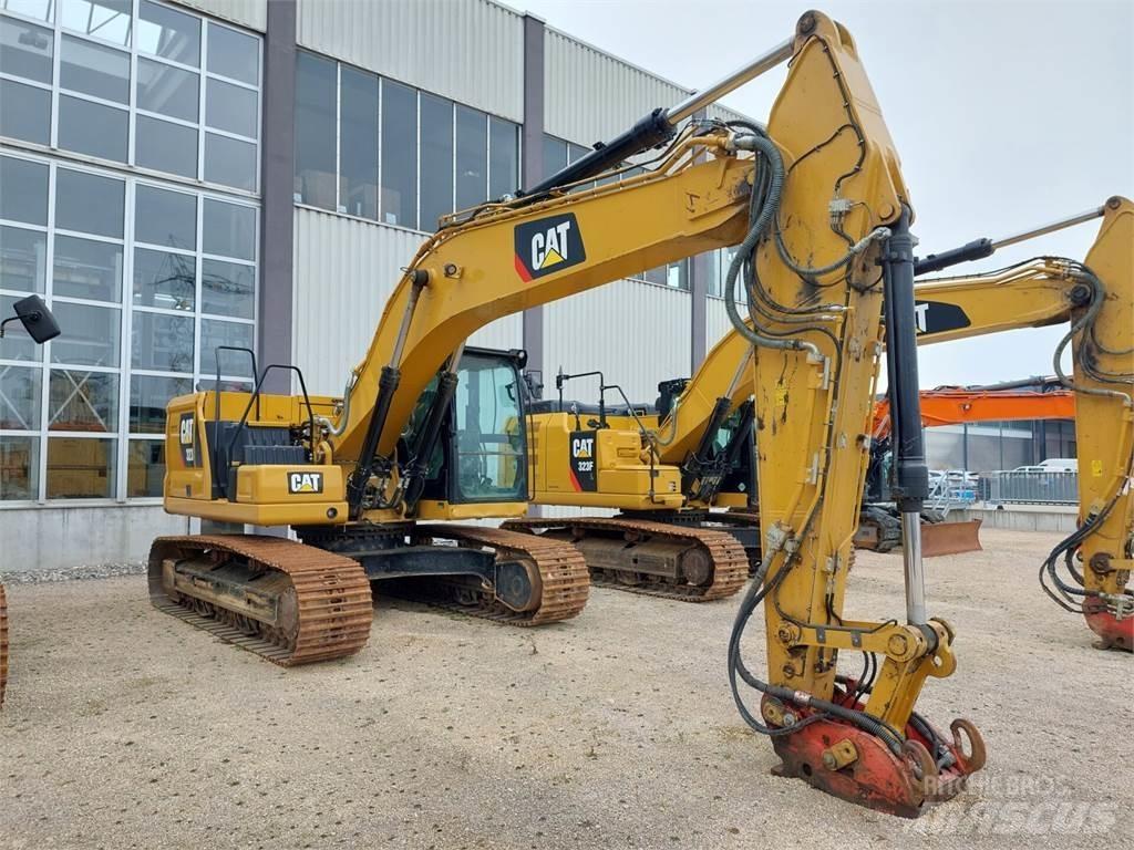 CAT 323 Escavadeiras de esteiras