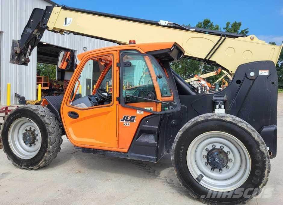 JLG 742 Manipulador telescópico
