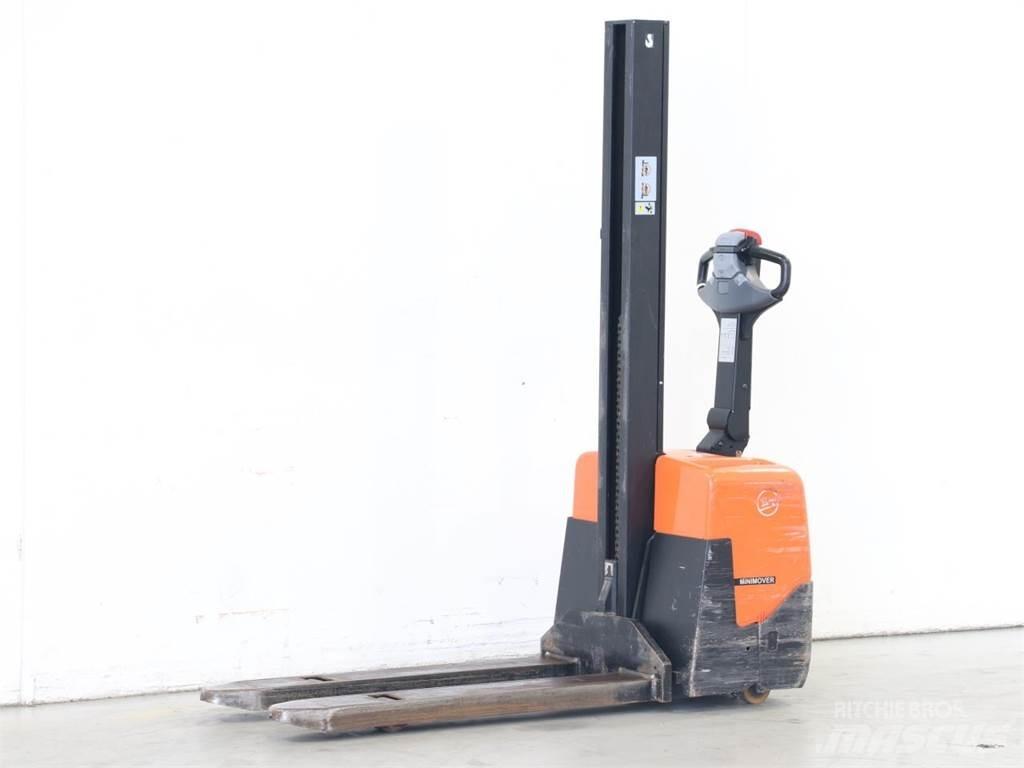 BT HWE100 Empilhador para operador externo