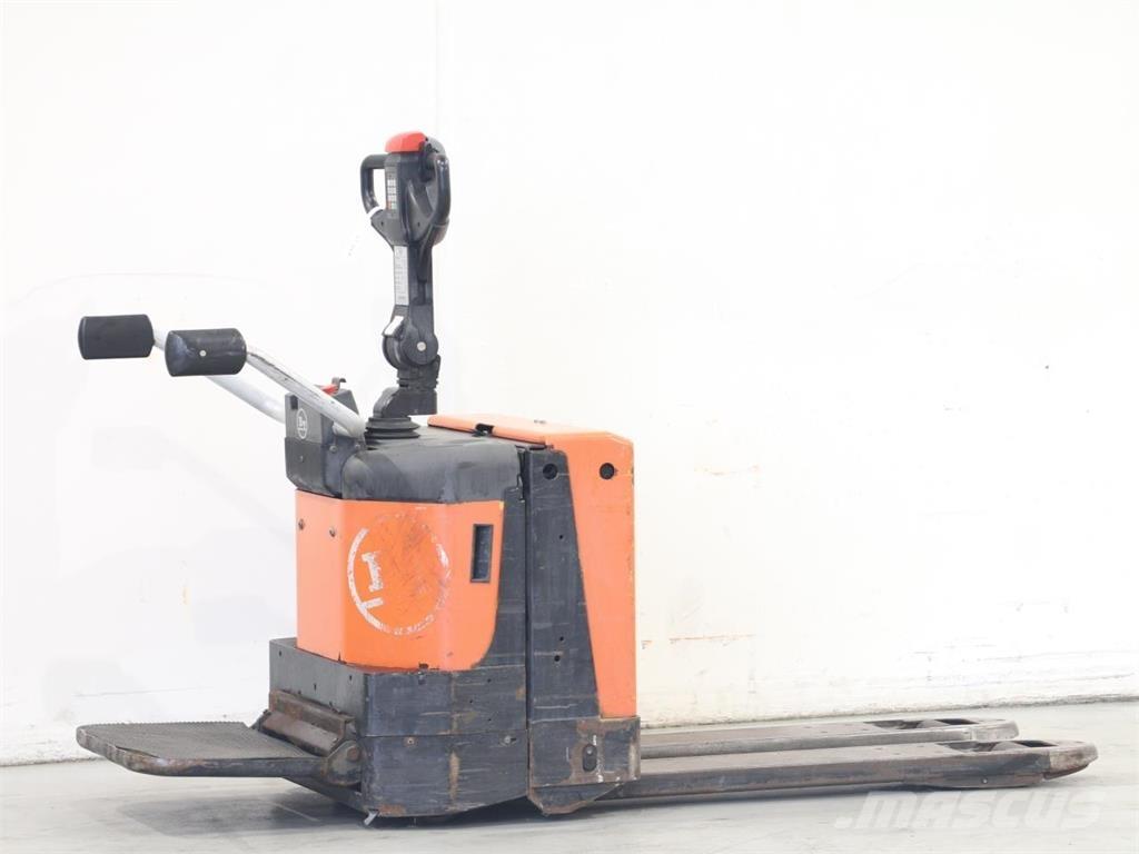 BT LPE200/8 Empilhador para operador externo