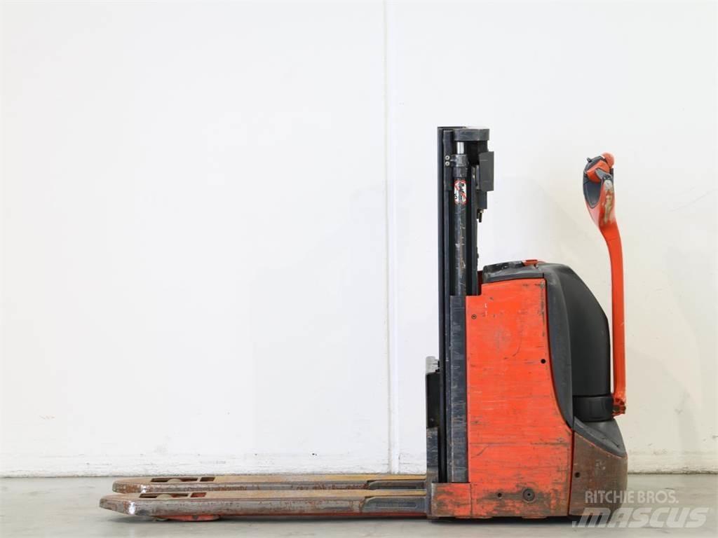 Linde D06/1160-00 Empilhador para operador externo