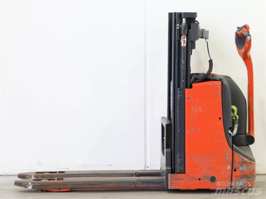 Linde D06/1160-00 Empilhador para operador externo
