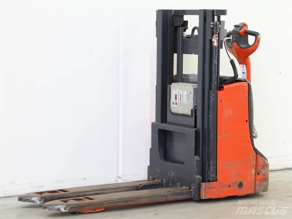 Linde D06/1160-00 Empilhador para operador externo