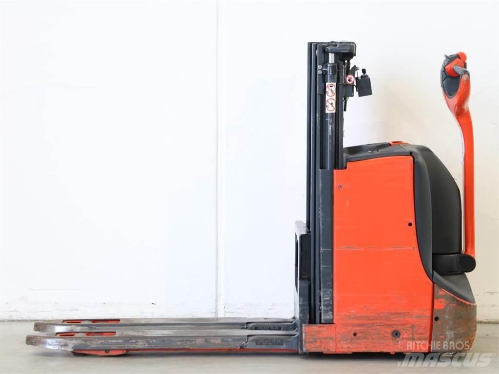 Linde D08/1160 Empilhador para operador externo