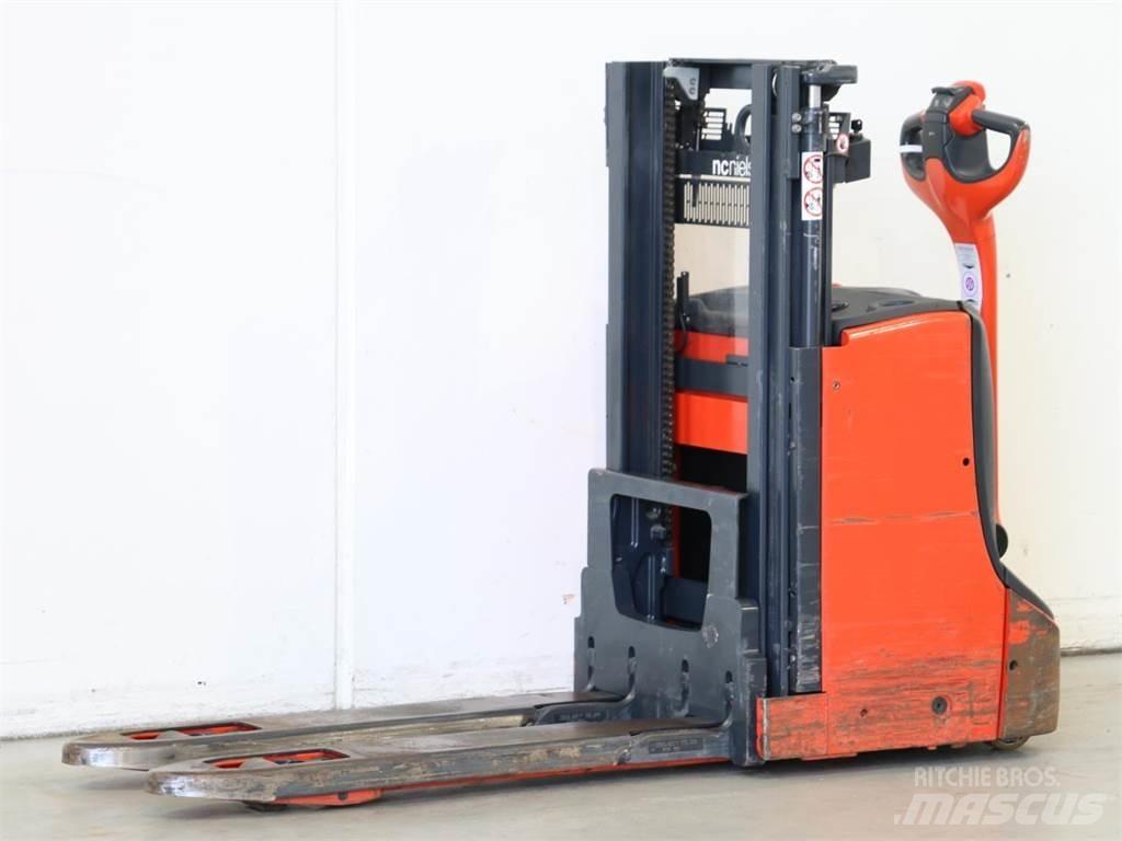 Linde D08/1160 Empilhador para operador externo