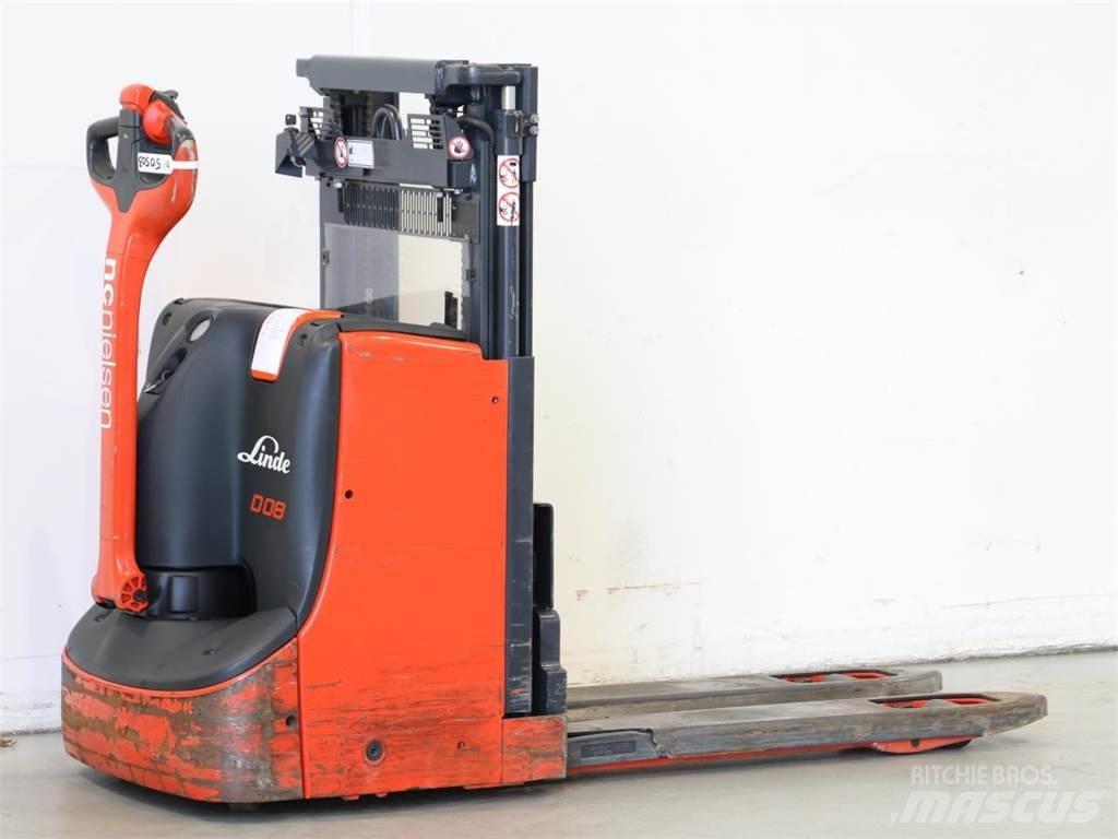 Linde D08/1160 Empilhador para operador externo