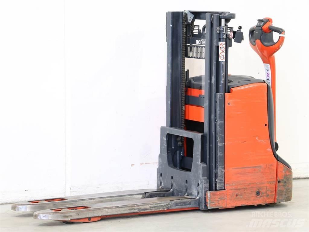 Linde D08/1160 Empilhador para operador externo