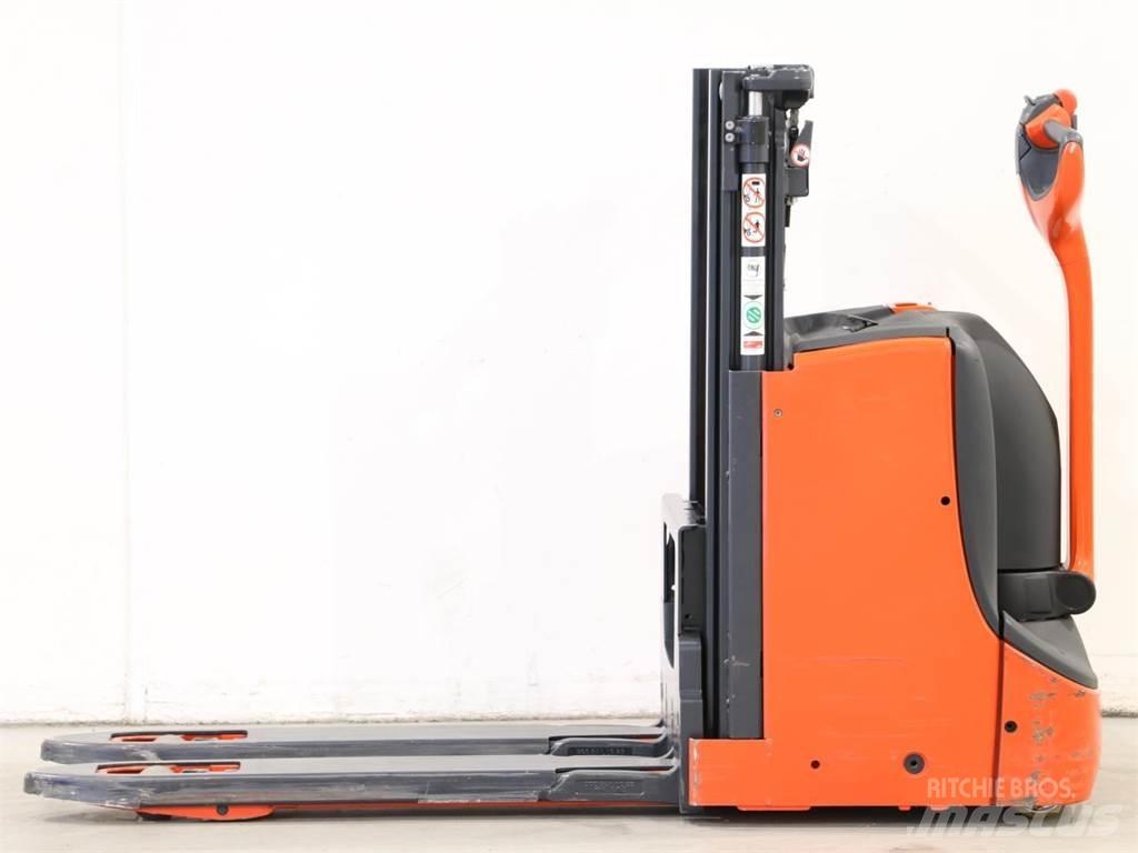 Linde D08/1160 Empilhador para operador externo