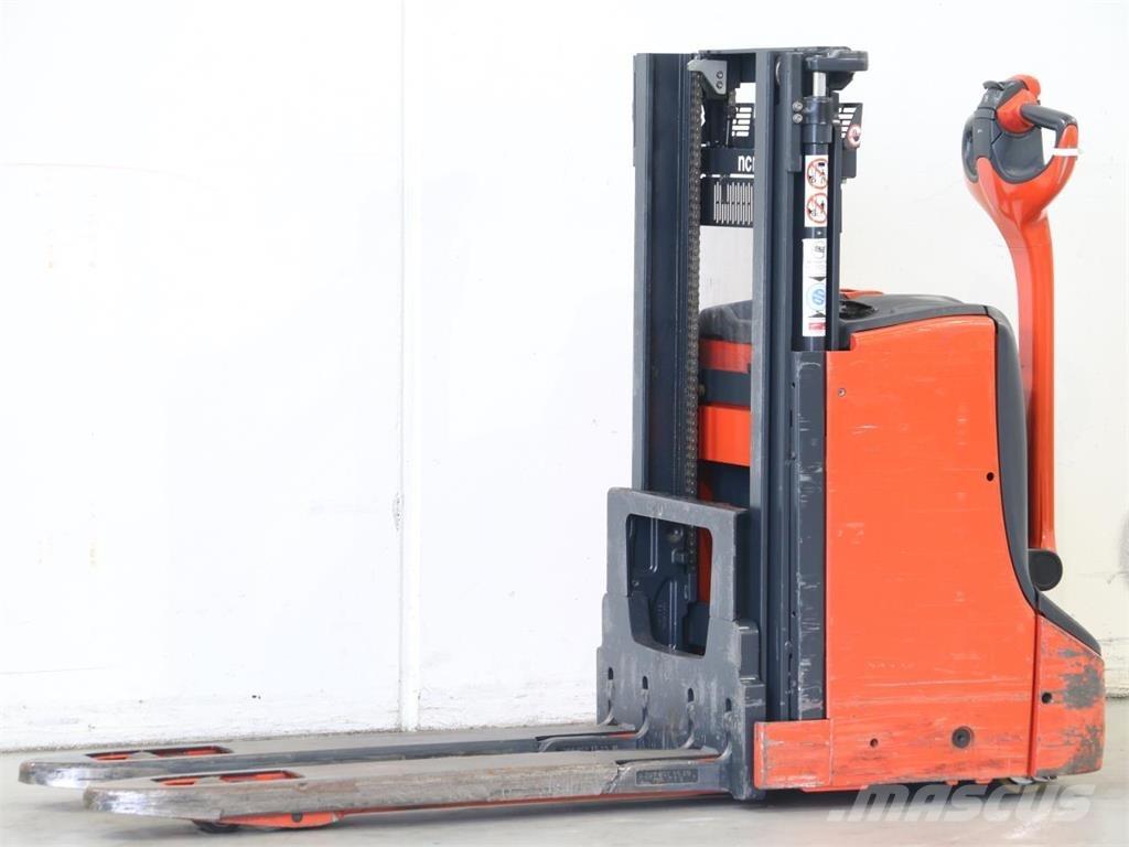 Linde D08/1160 Empilhador para operador externo