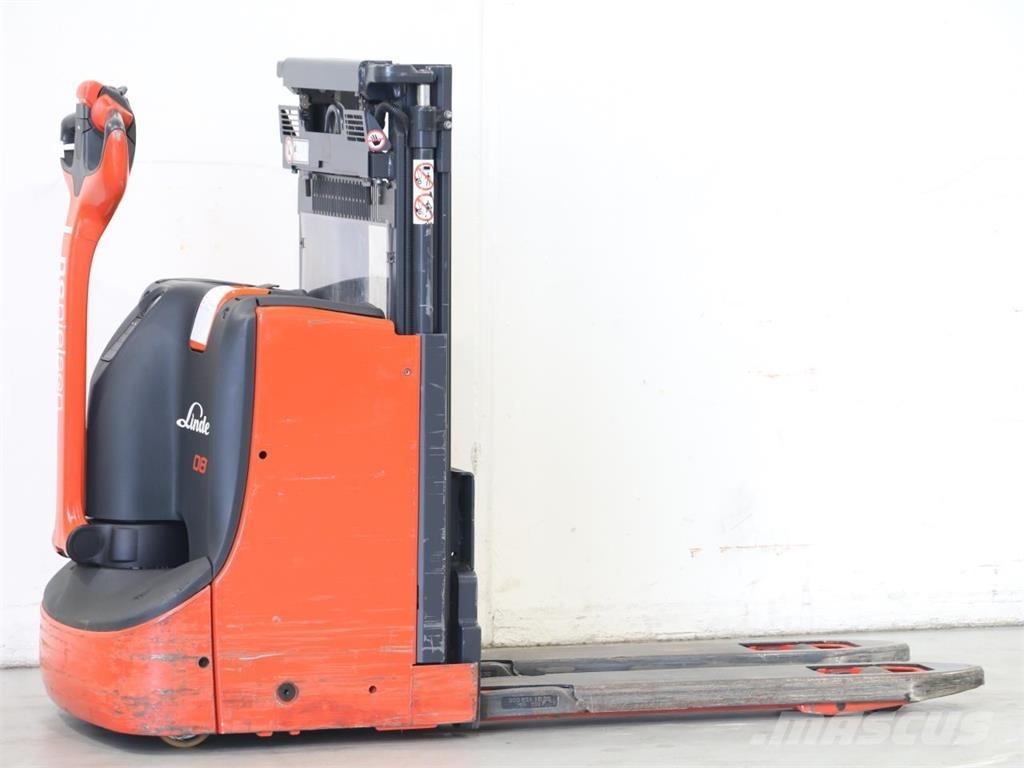 Linde D08/1160 Empilhador para operador externo