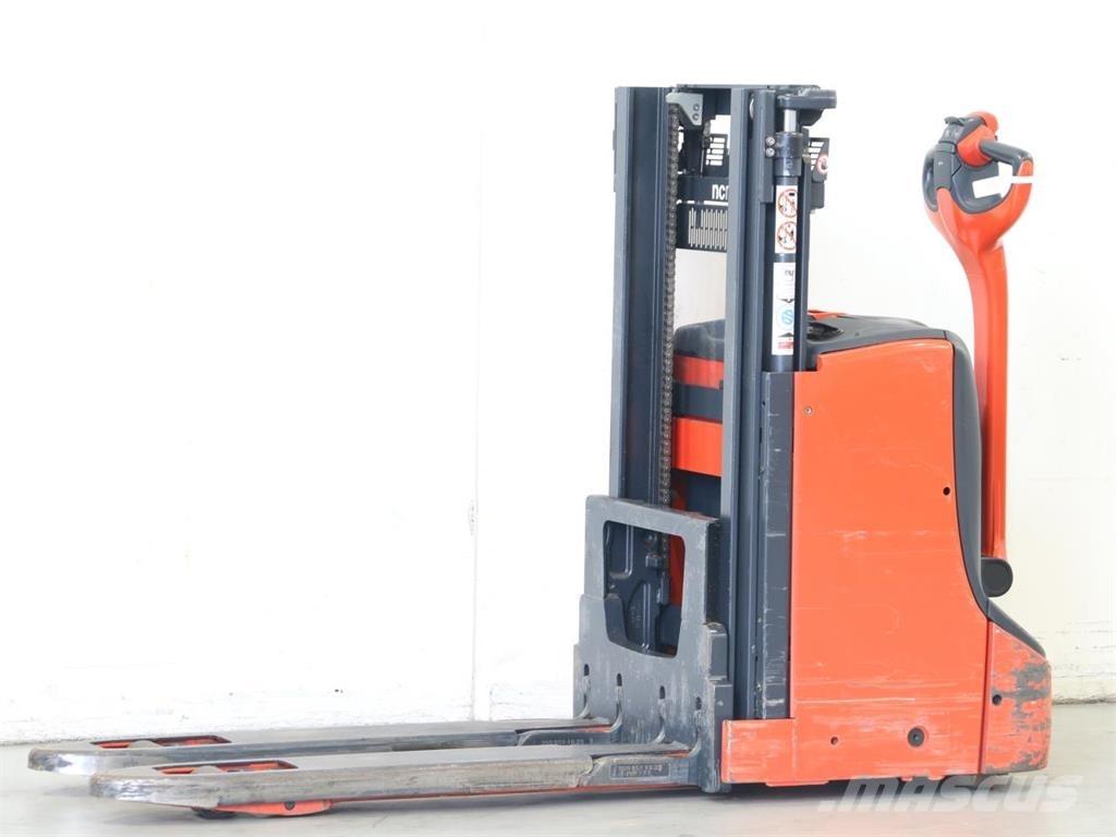 Linde D08/1160 Empilhador para operador externo