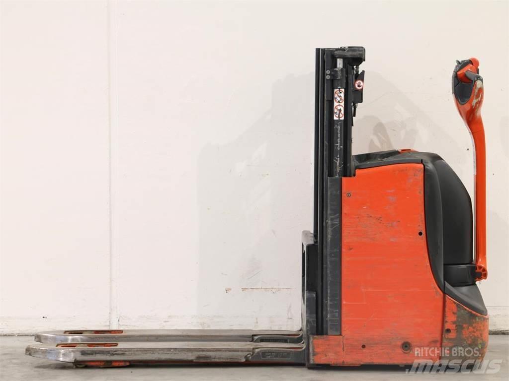 Linde D08/1160 Empilhador para operador externo