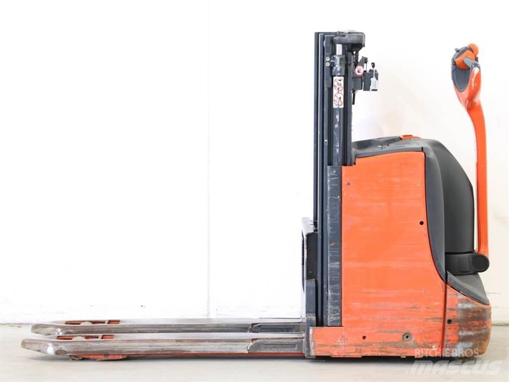 Linde D08/1160-00 Empilhador para operador externo