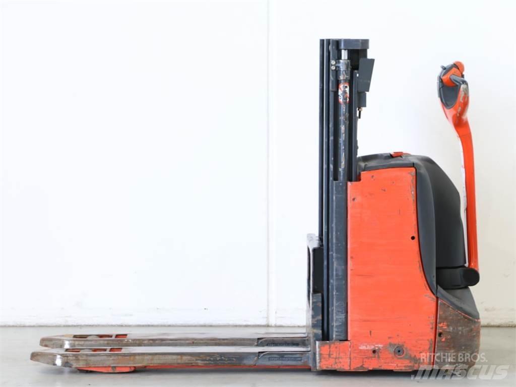 Linde D08/1160-00 Empilhador para operador externo