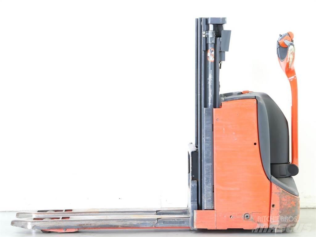 Linde D08/1160-00 Empilhador para operador externo