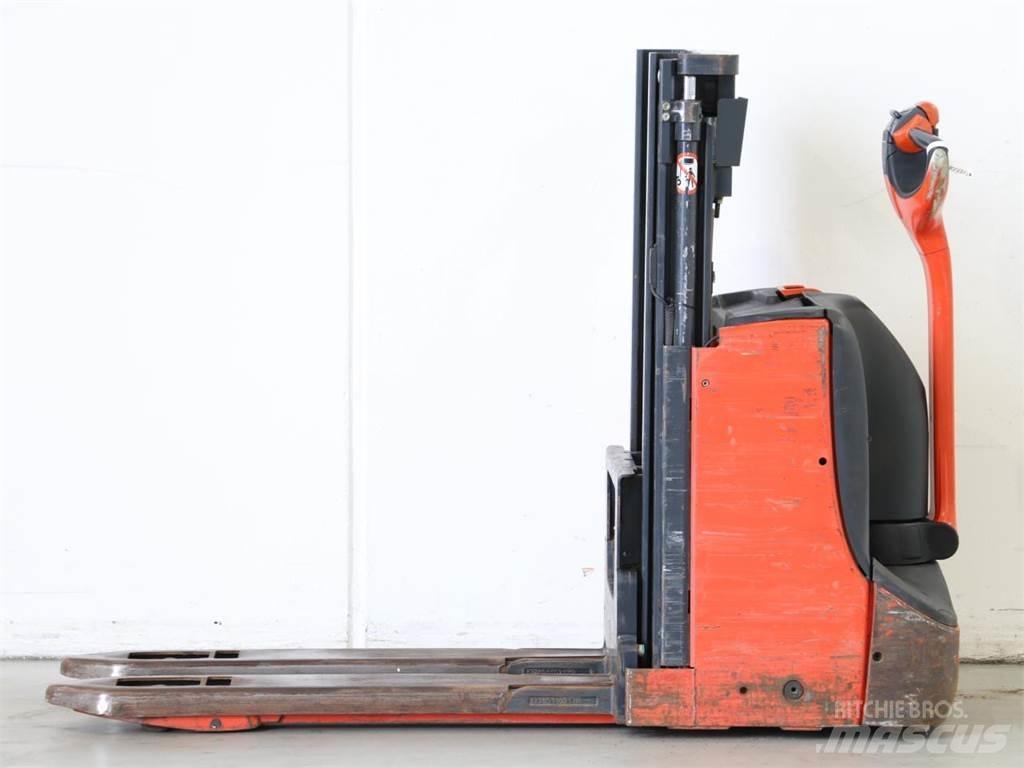 Linde D08/1160-00 Empilhador para operador externo