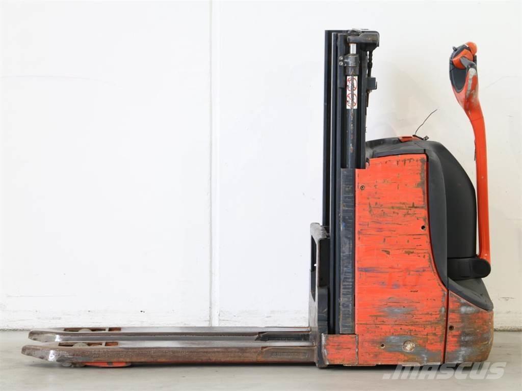 Linde D08/1160-00 Empilhador para operador externo