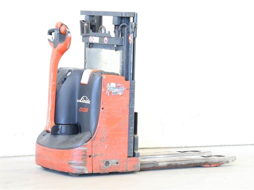 Linde D08/1160-00 Empilhador para operador externo