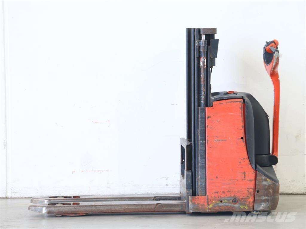 Linde D08/1160-00 Empilhador para operador externo