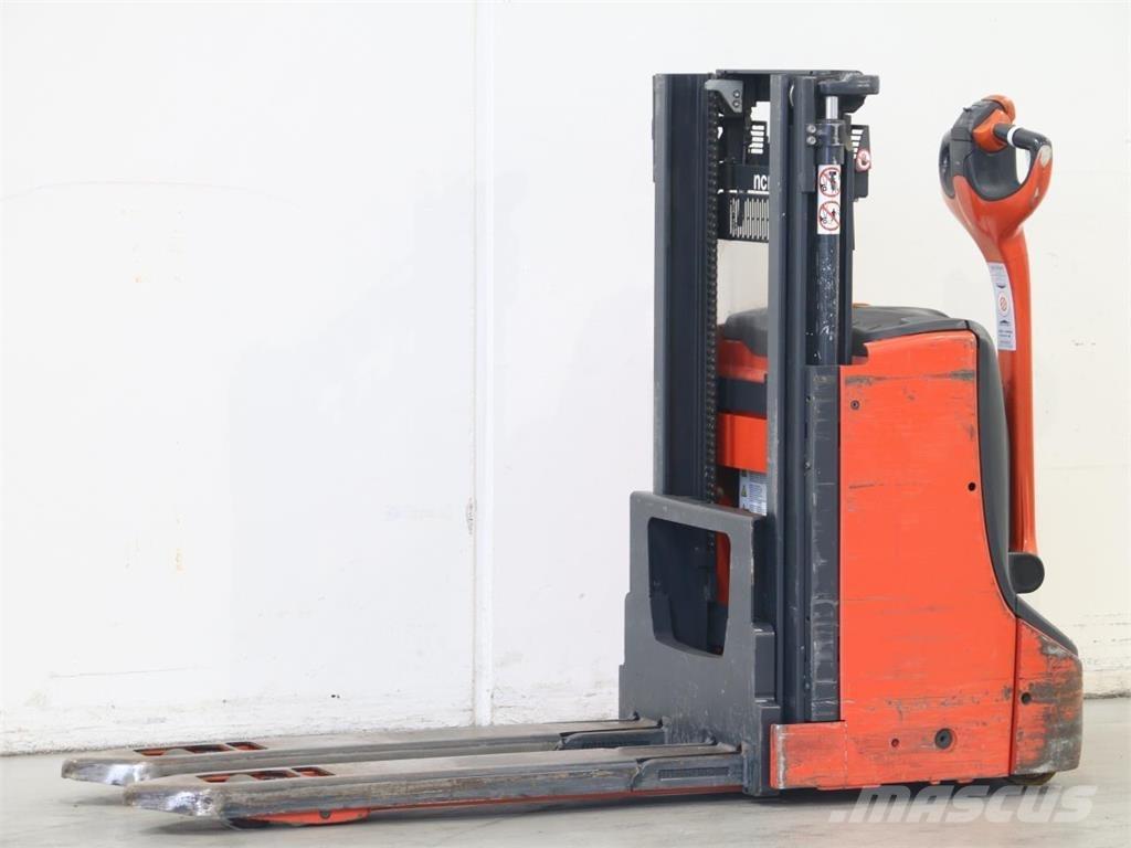 Linde D08/1160-00 Empilhador para operador externo