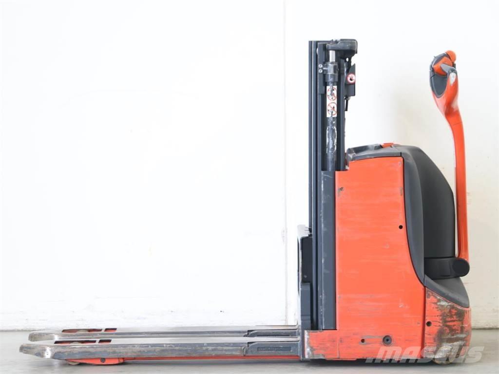 Linde D08/1160-00 Empilhador para operador externo