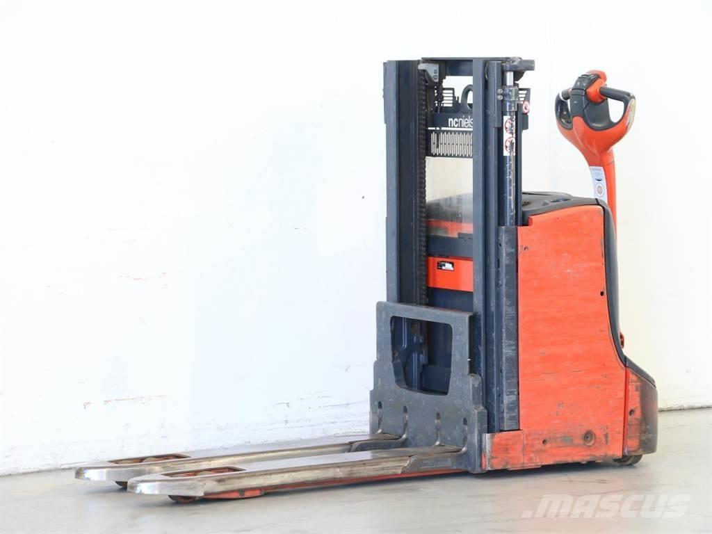 Linde D08/1160-00 Empilhador para operador externo