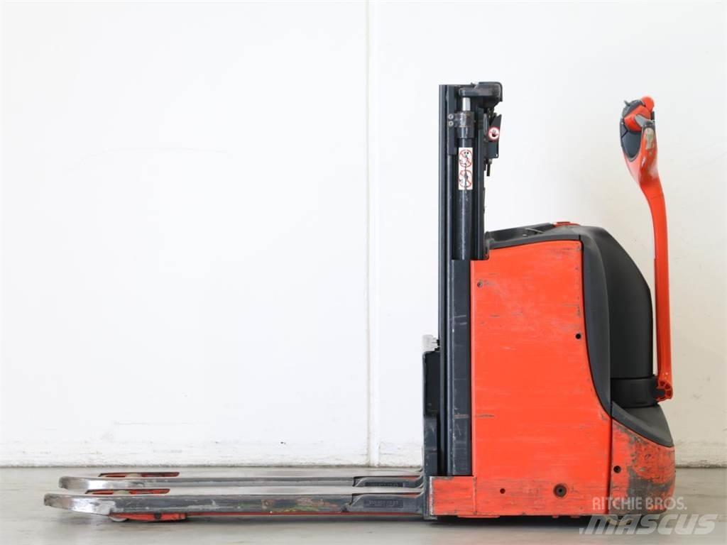 Linde D08/1160-01 Empilhador para operador externo
