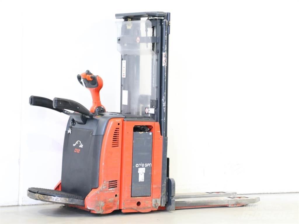 Linde D12AP/133 Empilhador para operador externo