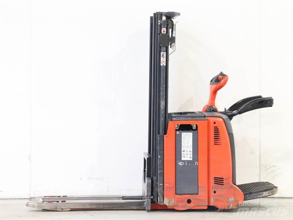Linde D12AP/133 Empilhador para operador externo