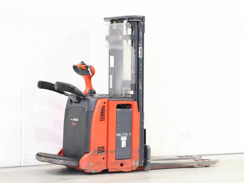 Linde D12AP/133 Empilhador para operador externo