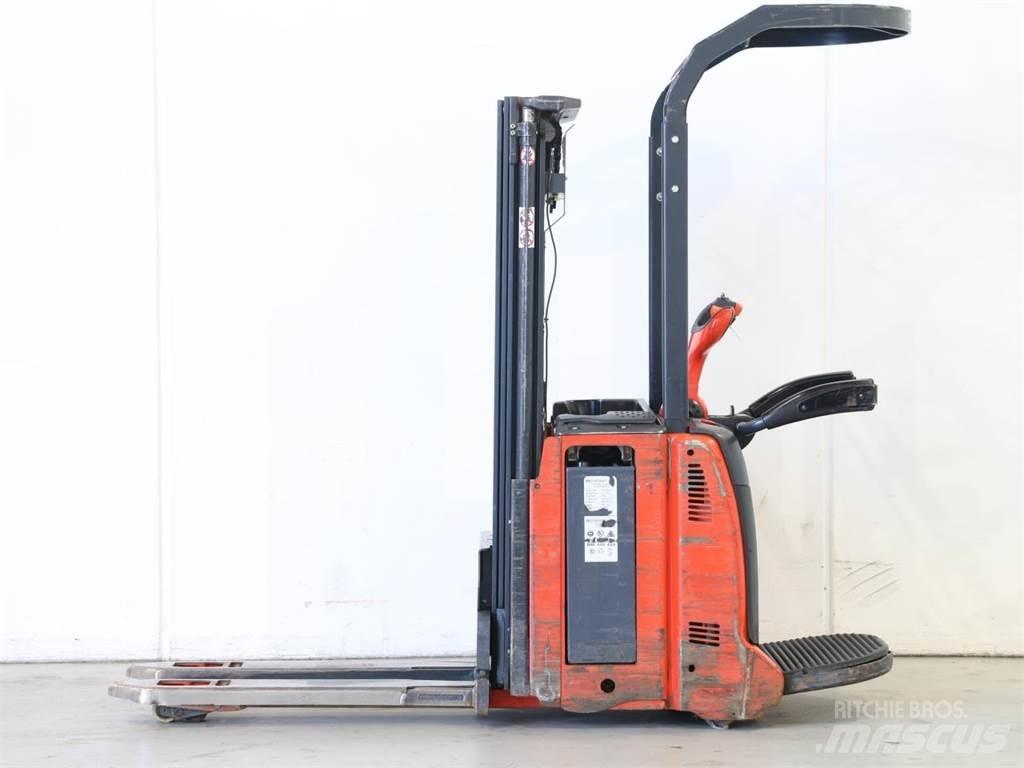 Linde D12AP/133-00 Empilhador para operador externo