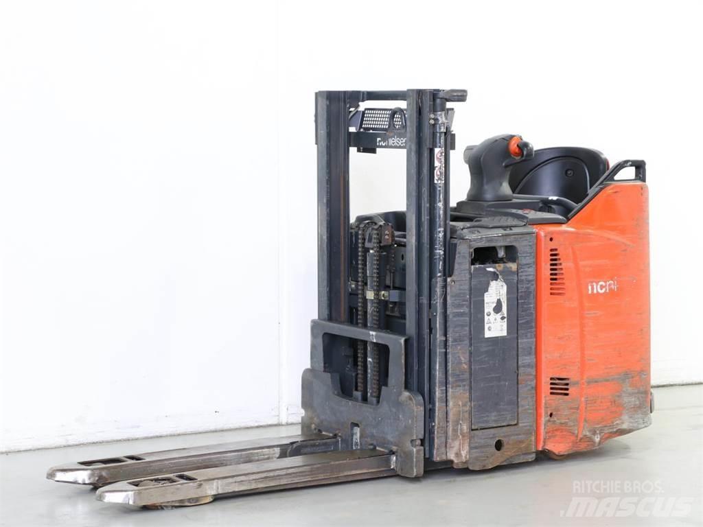 Linde D12HPSP/133 Empilhador para operador externo
