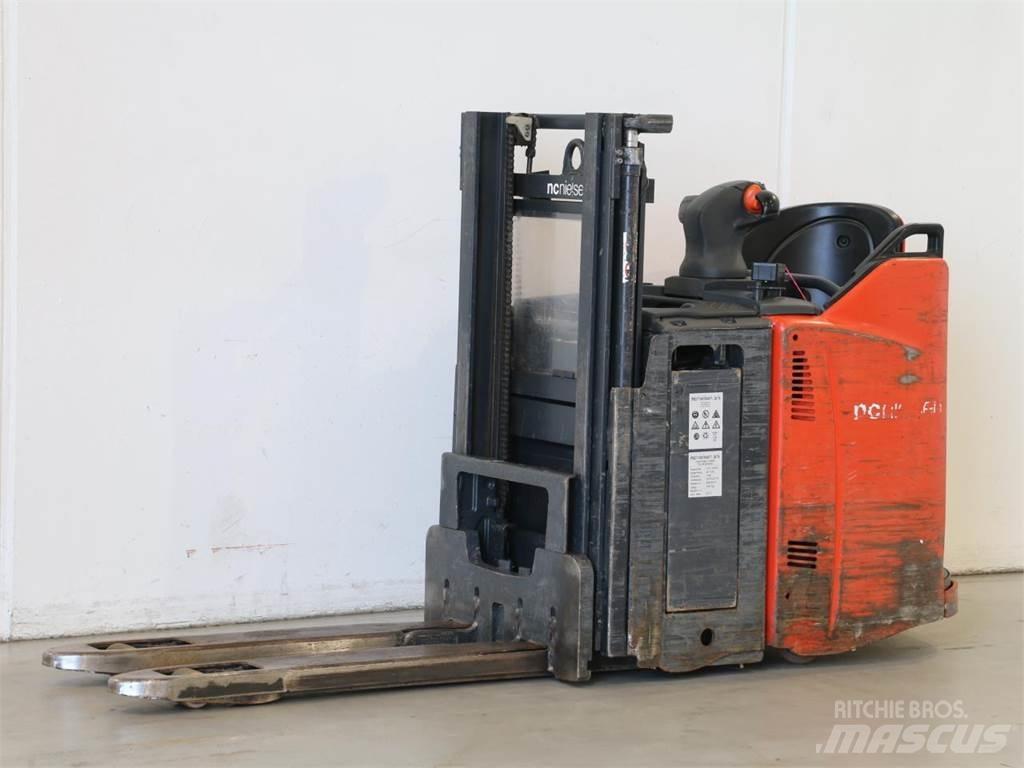 Linde D12HPSP/133 Empilhador para operador externo