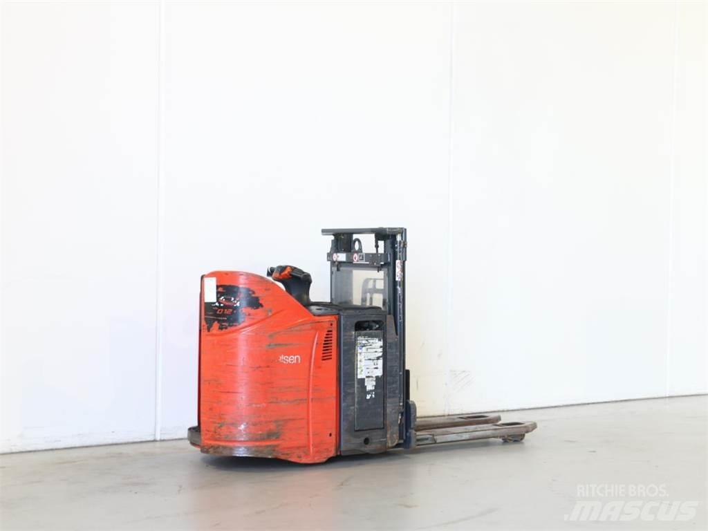 Linde D12SP/133 Empilhador para operador externo