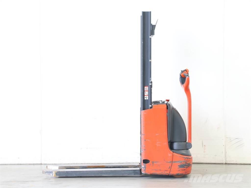Linde L10/1172-01 Empilhador para operador externo