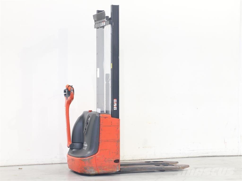 Linde L12/1172-01 Empilhador para operador externo