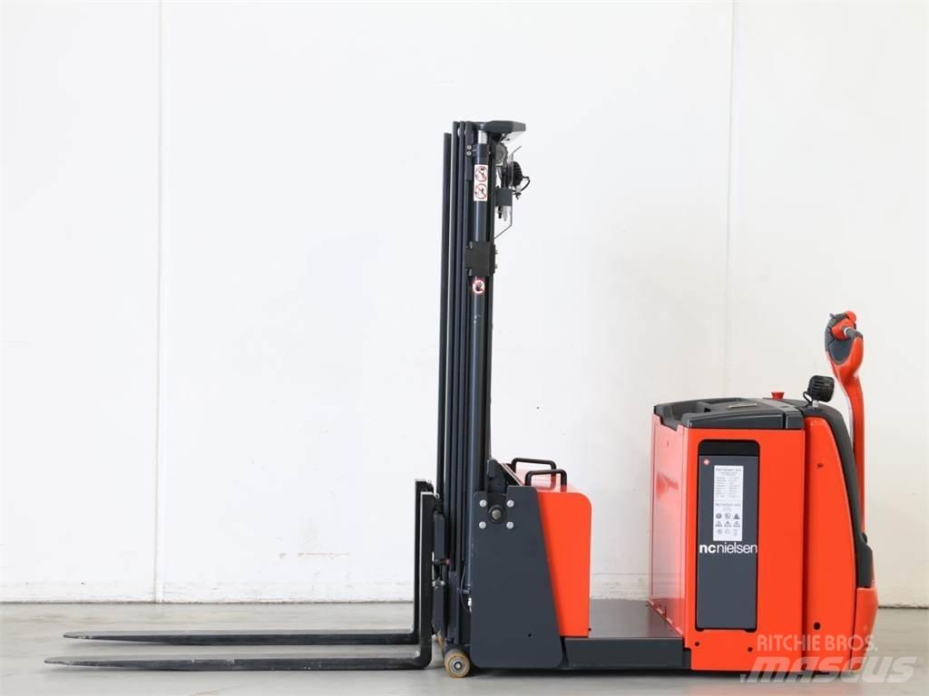 Linde L12AC/1171-01 Empilhador para operador externo
