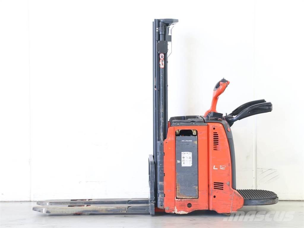 Linde L12AP/133 Empilhador para operador externo