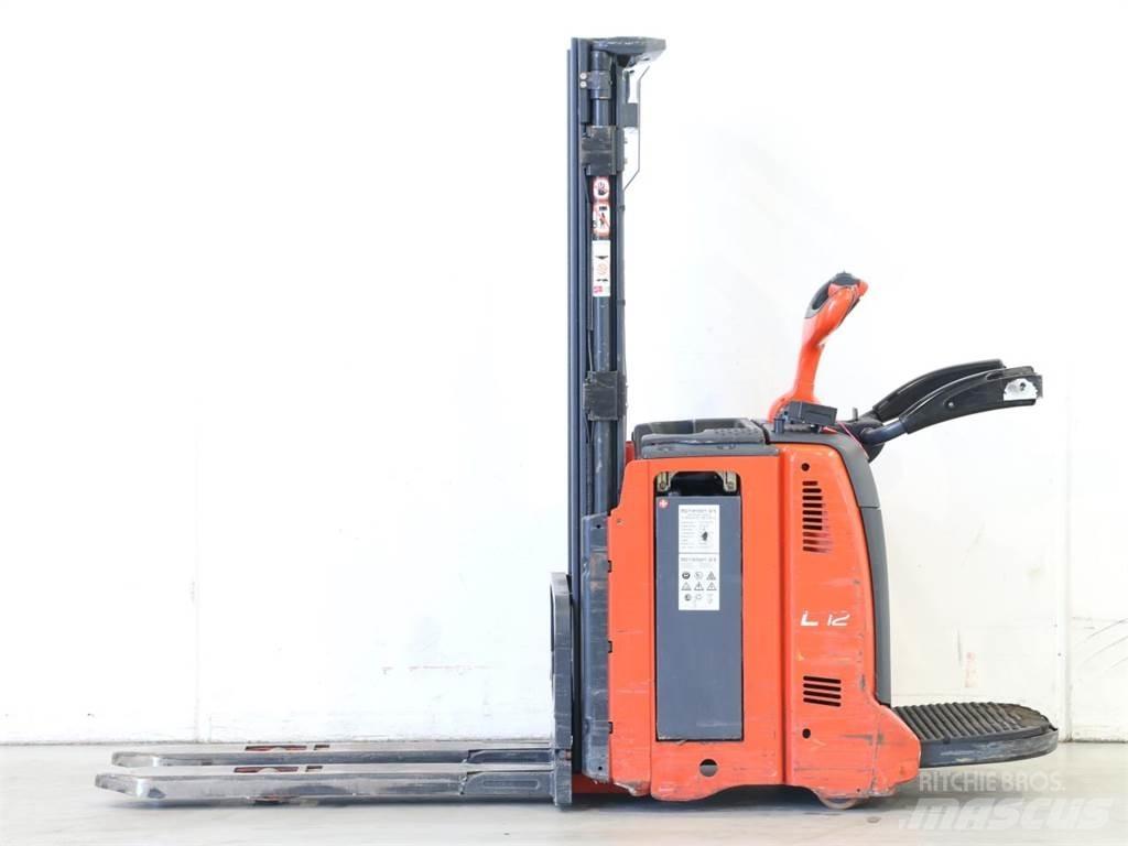 Linde L12AP/133 Empilhador para operador externo