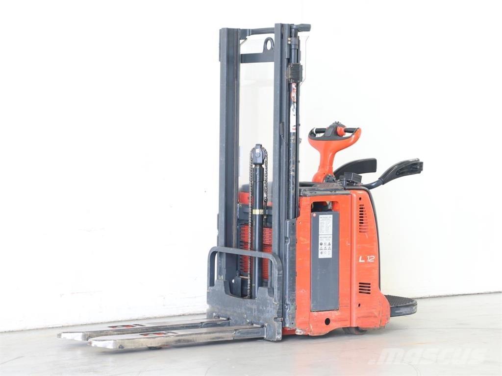 Linde L12AP/133 Empilhador para operador externo