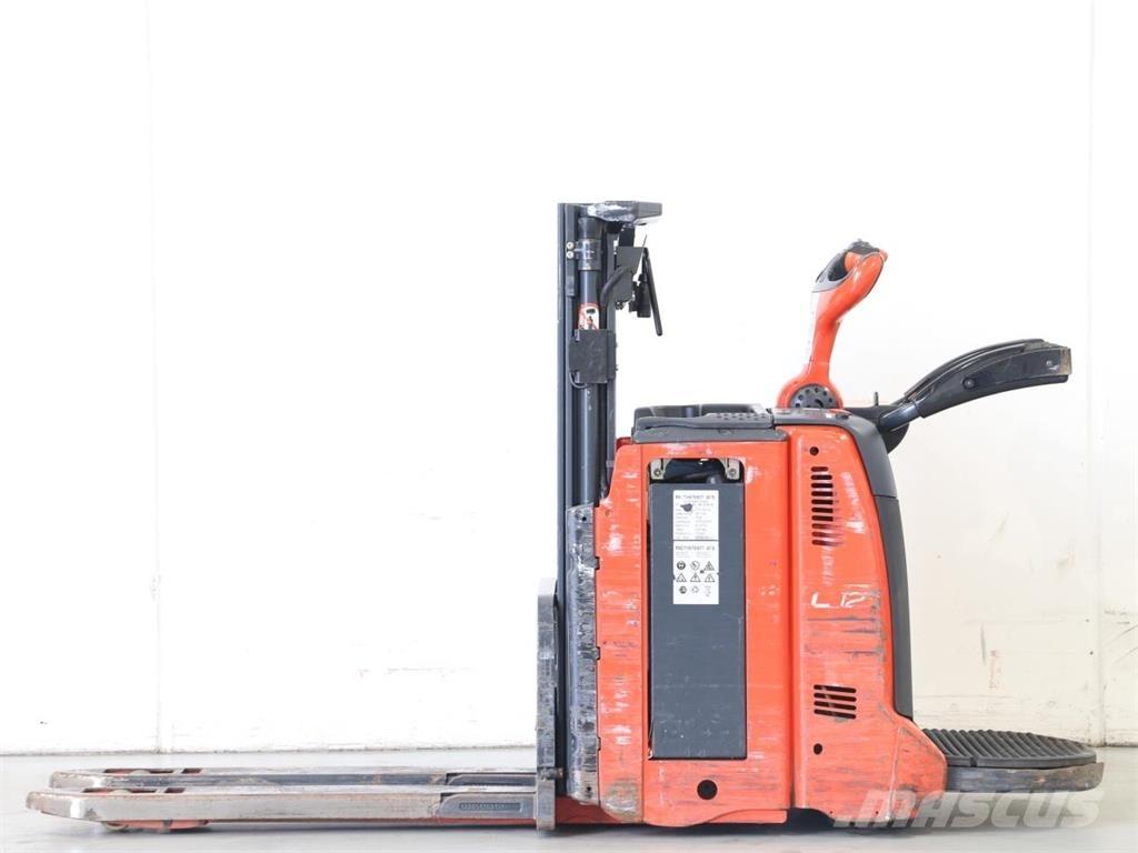 Linde L12AP/133-00 Empilhador para operador externo